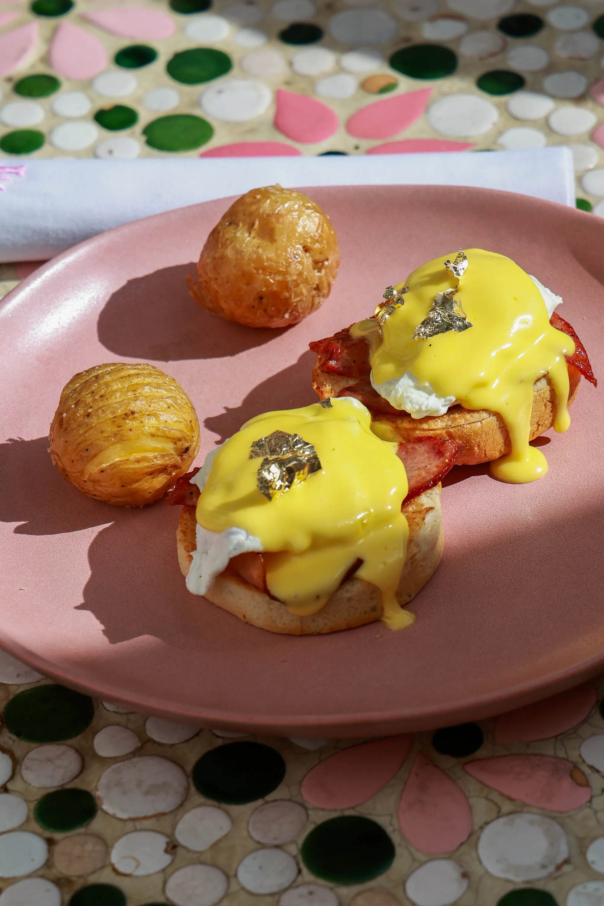 Œufs Bénédicte à la feuille d'or