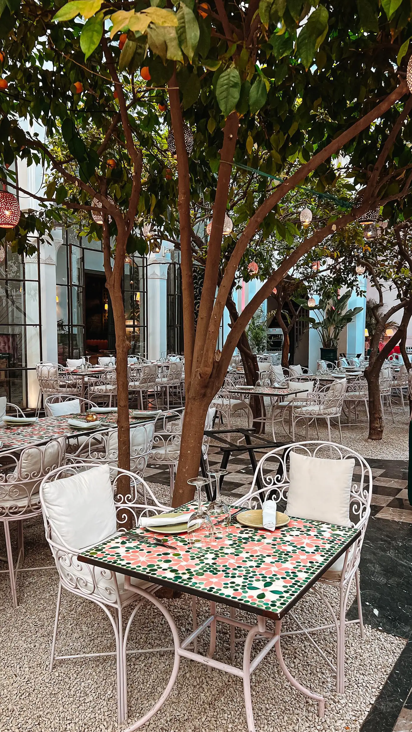 La terrasse au sol damier